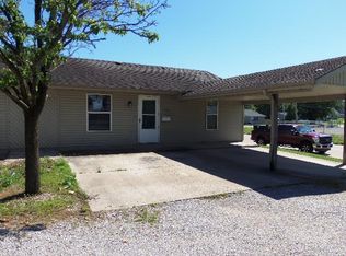 716 S 9th St APT 2, Herrin, IL 62948