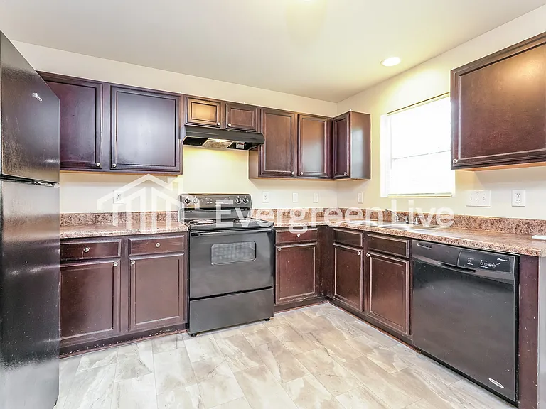364 Kendall Dr — Photo 6