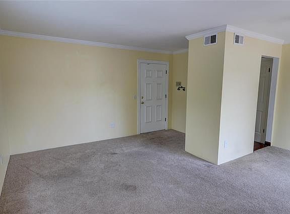 5th image of 243 W Jefferson Ave APT 8