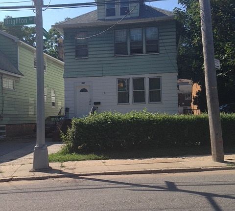 3rd image of 202 Brighton Ave
