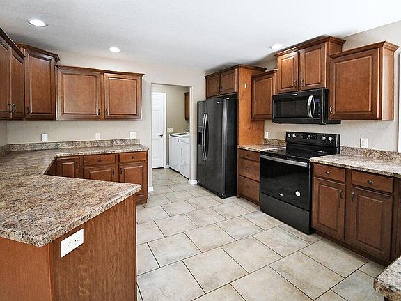 3rd image of 296 Lillian Lane
