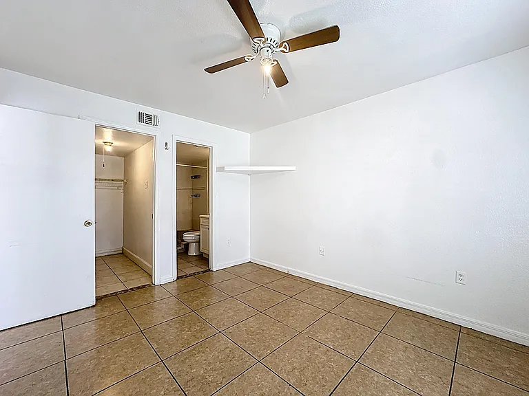 5977 Village Cir #5977 — Photo 6