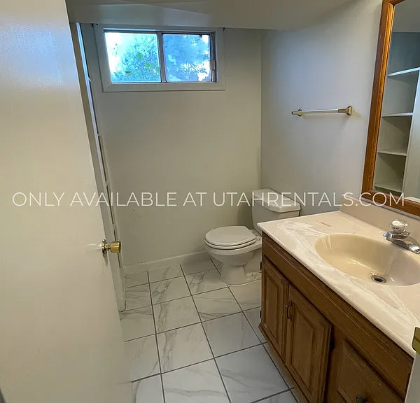 158 W 500 N — Photo 9