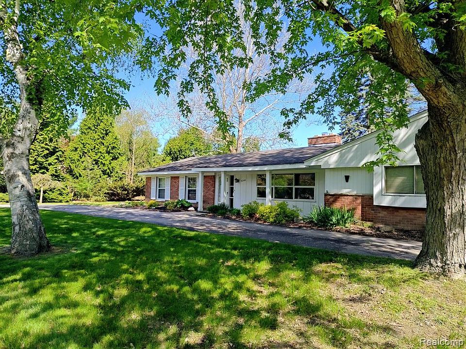 4044 Country Club Drive BLOOMFIELD HILLS