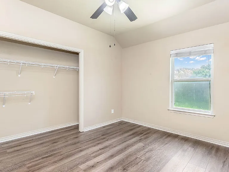15606 Fox Ln — Photo 13