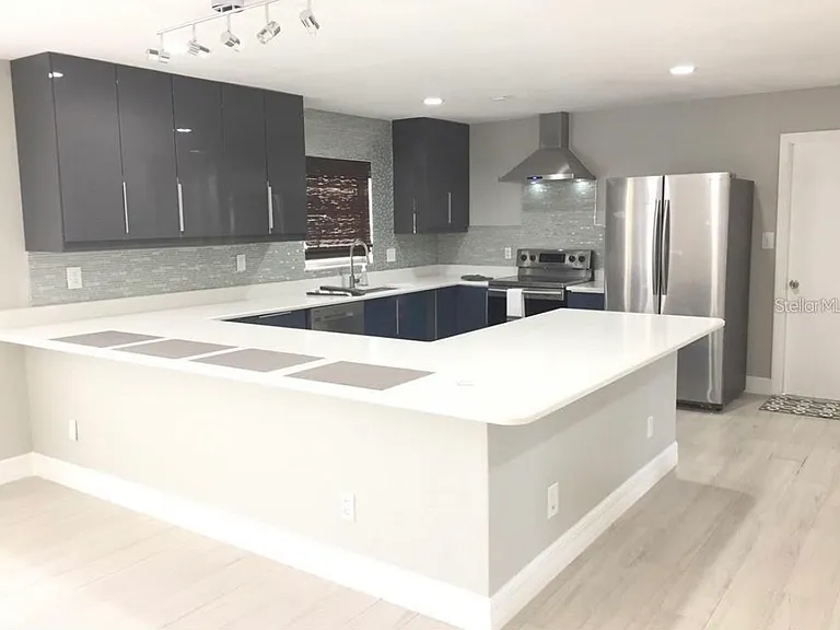 1353 Sawgrass Ct — Photo 4