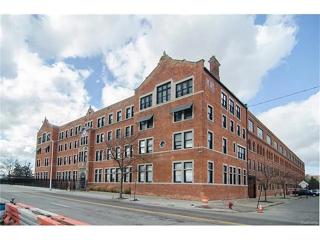 6533 E Jefferson Ave #23/102E photo 1