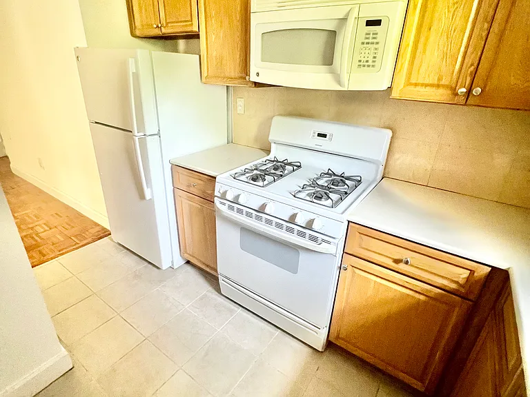 44-30 Douglaston Pkwy #4B — Photo 11
