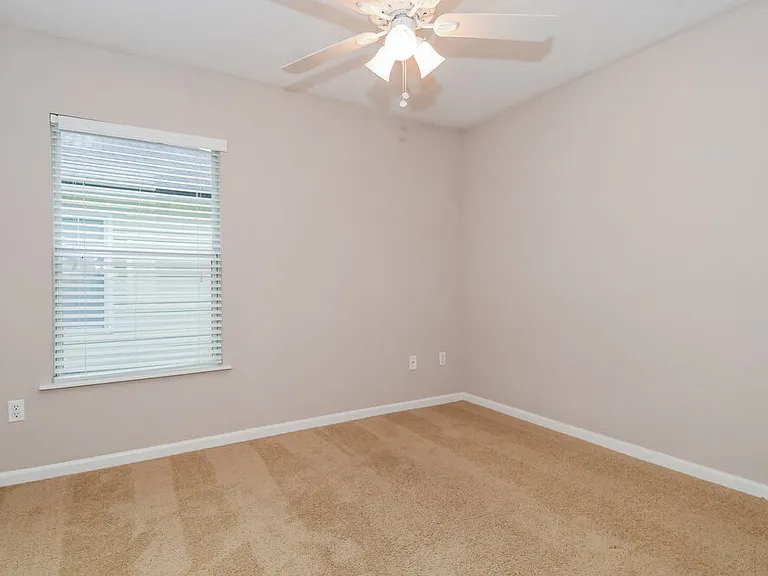 948 Collinswood Dr — Photo 11