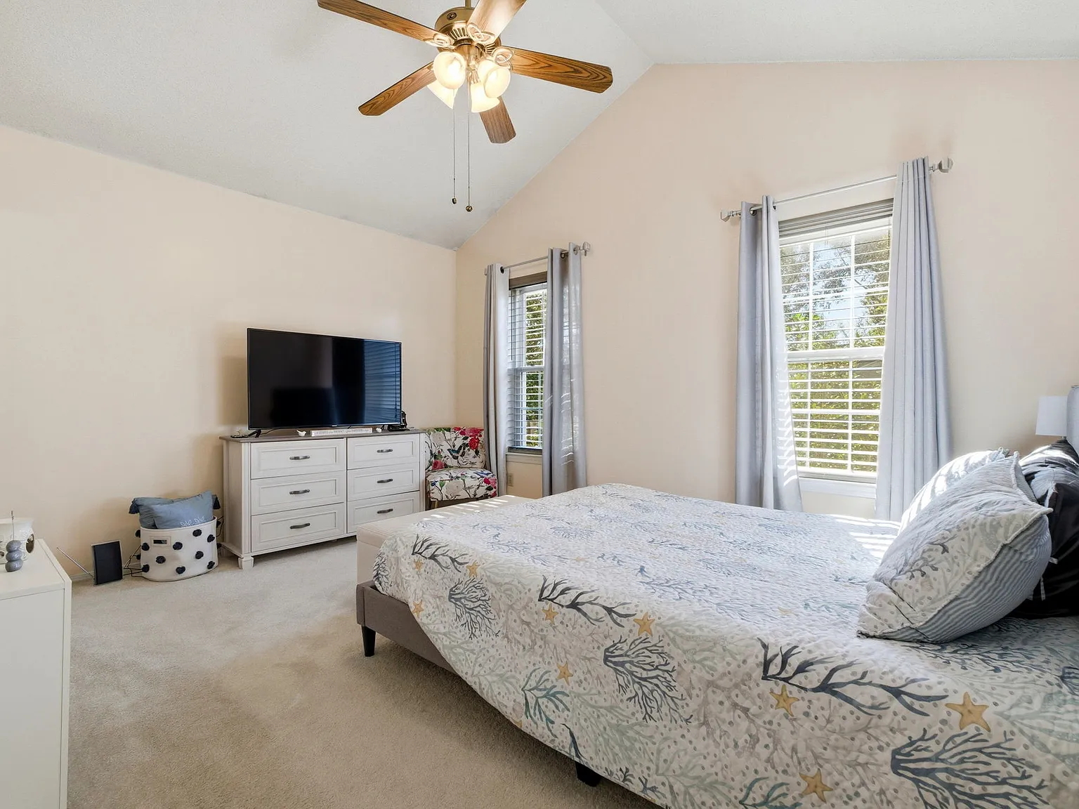 2 bed, 870 sqft, $1,675 — Photo 2