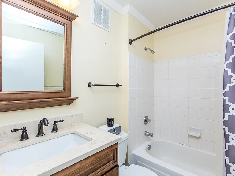 111 W Maple St #2904 — Photo 11
