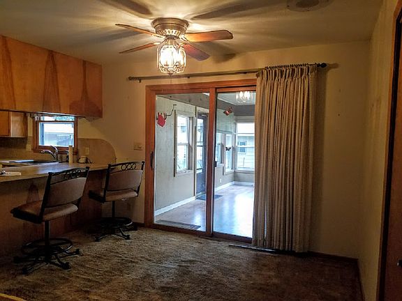 3rd image of 220 W N St