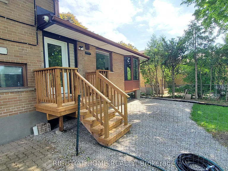 169 Yorkview Dr #1 — Photo 29