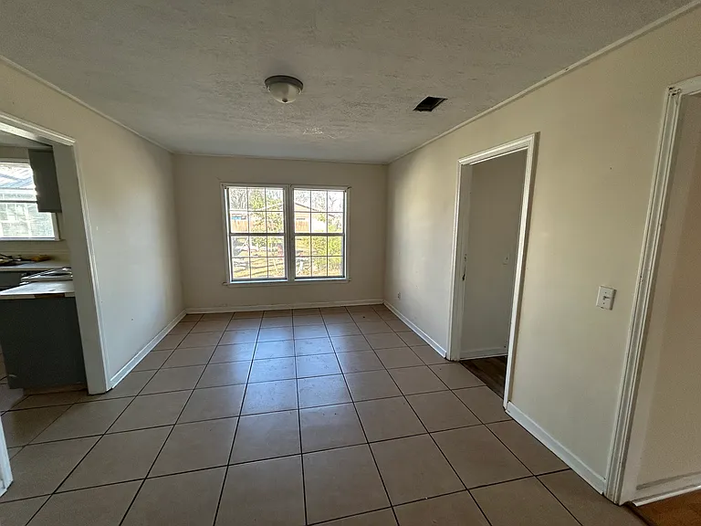507 College Ave S — Photo 8