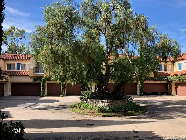 14 Firenze Ct — Photo 28