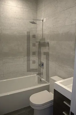 Rented by Loom Group | media 18