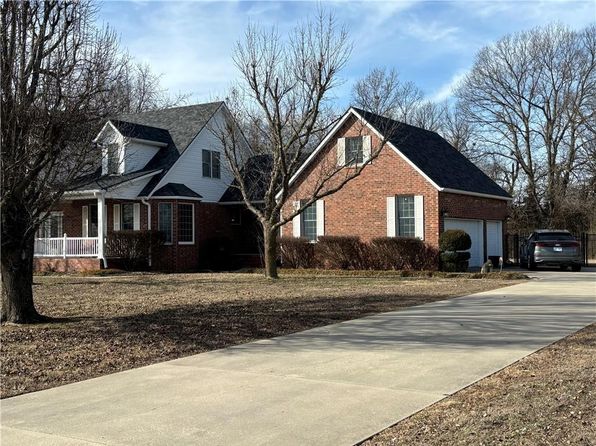 124 Huntington Cir, Pittsburg, KS 66762