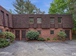 27 Burgoyne St APT E, West Hartford, CT 06110