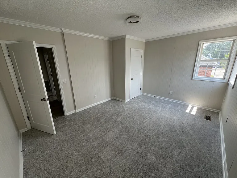 823 Shull St — Photo 13