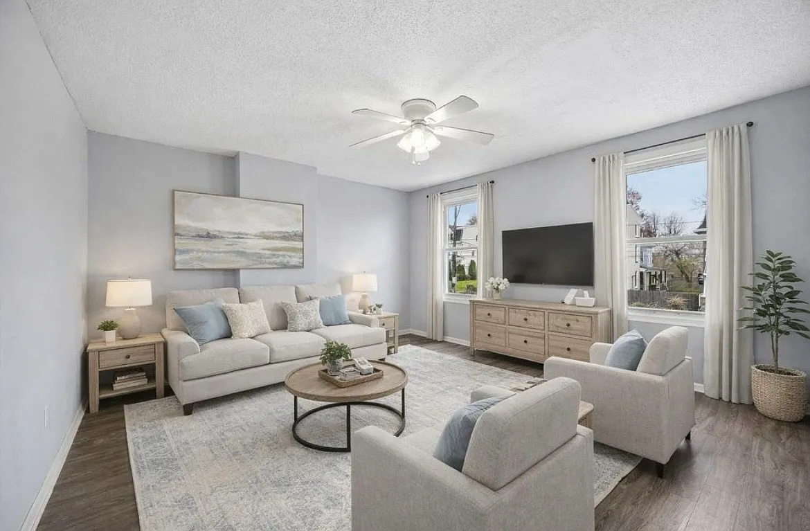 3 bed, 1125 sqft, $2,100 — Photo 2