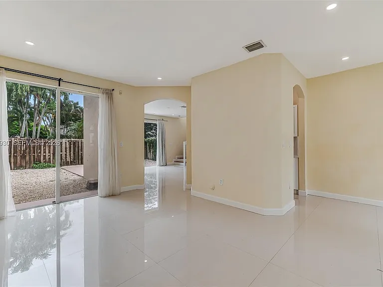12361 SW 123rd Ter — Photo 8