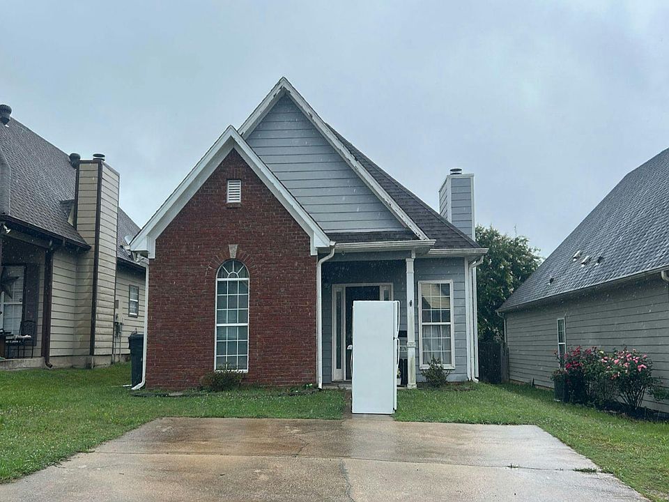 1st image of 126 Charlton Ln