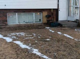 649 N Pineland Rd NE, Calgary, AB T1Y3L5