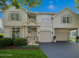 424 Bluegrass Ln, Geneva, IL 60134