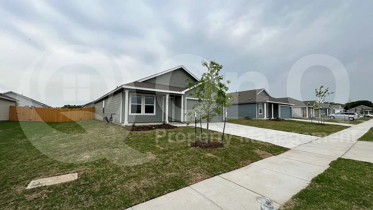 3 bed, 2.0 bath, 1474 sqft, $1,999 — Photo 3