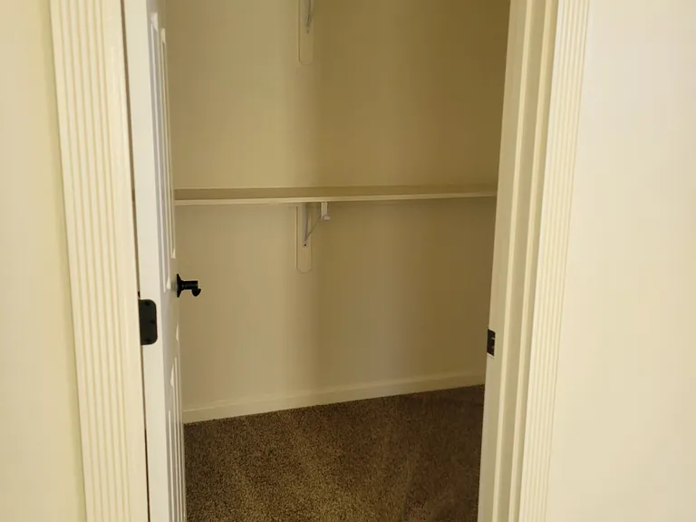 360-364 McKenzie Dr #1 — Photo 9
