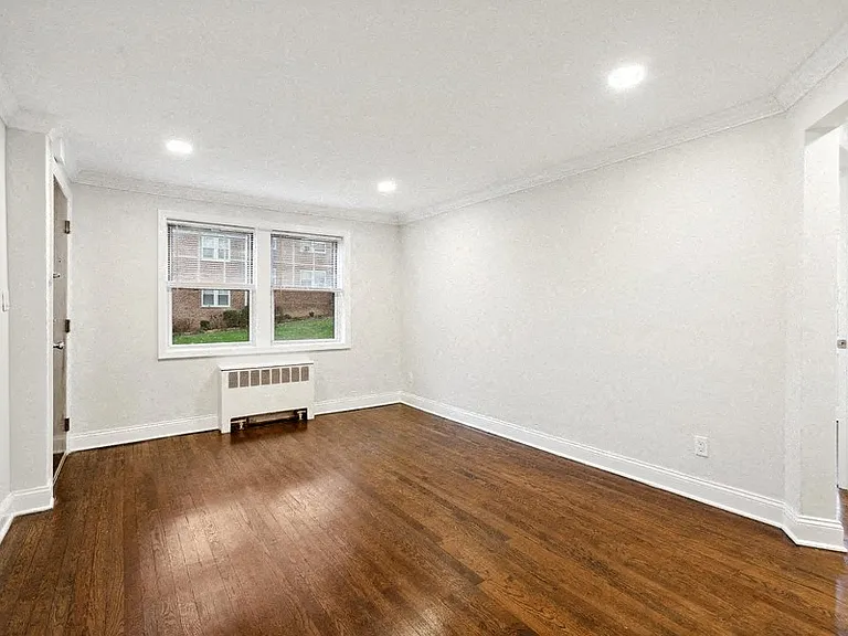 Belleview Gardens Apartments — Photo 9