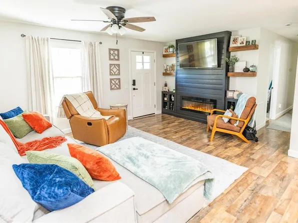 328 College St, Hodgenville, KY 42748