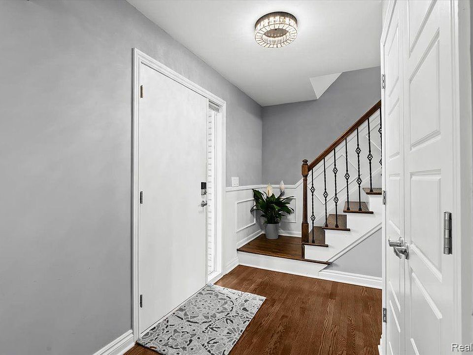 1425 Shankin Dr, photo 10