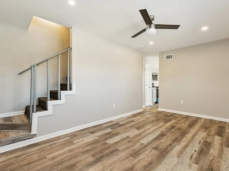 1124 Tallow Tree Ln #18 — Photo 3