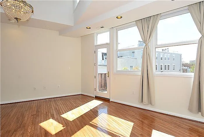 1015 H St NE #3 — Photo 2