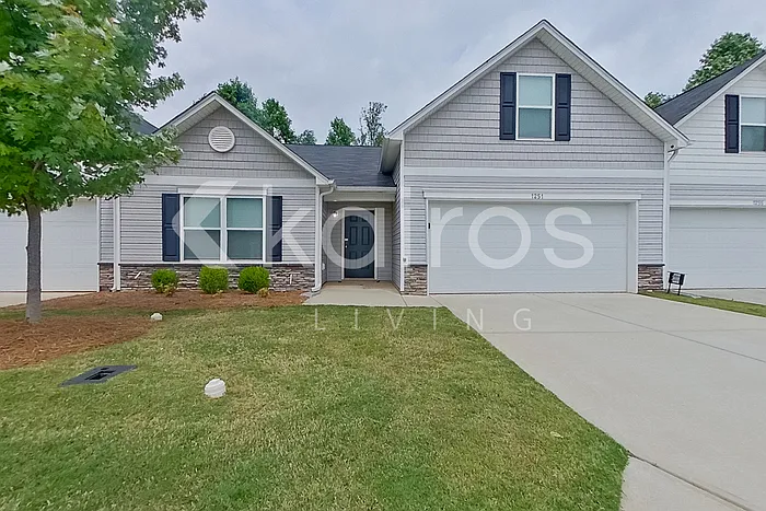 1251 Amberlight Cir — Photo 1