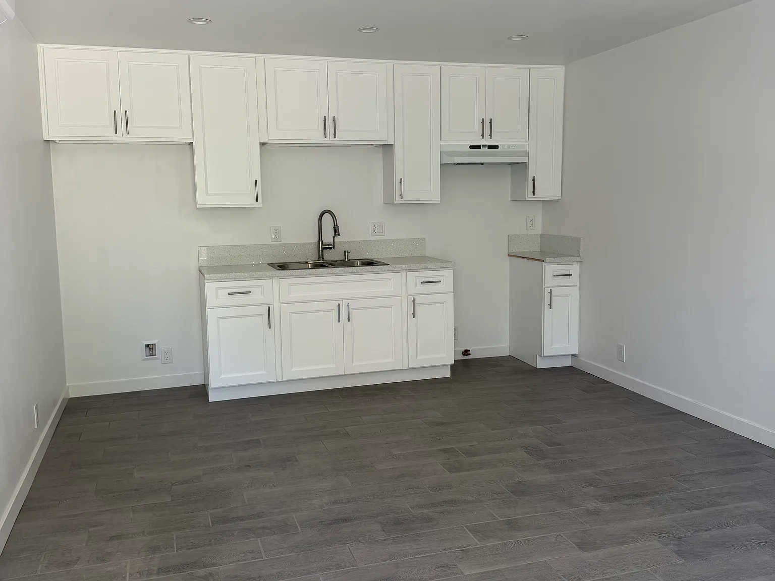3910 Cedar Ave — Photo 3