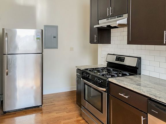 2nd image of 855 W Cornelia Ave APT 3S