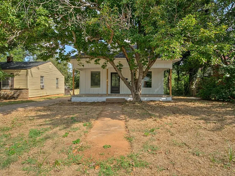 1814 N Jordan Ave — Photo 5