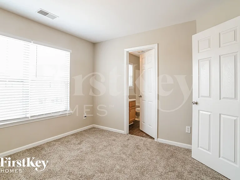 723 Marthas View Dr — Photo 12