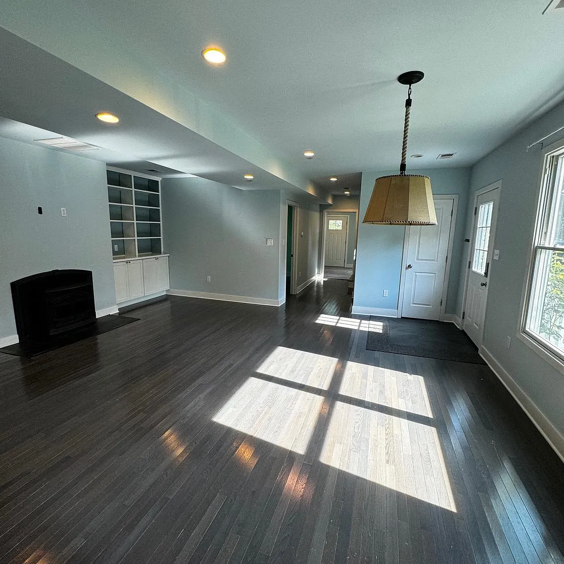 3 bed, 960 sqft, $2,500 — Photo 3