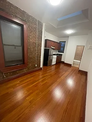 Rented by Bond New York | media 5