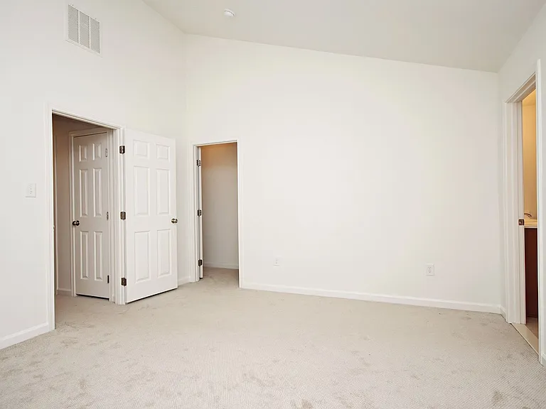 1557 Montessori Ter — Photo 14