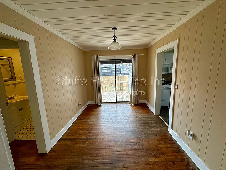 235 Edgewood Dr — Photo 5