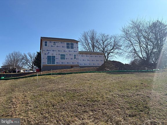 4th image of 12 Hilltop Rd