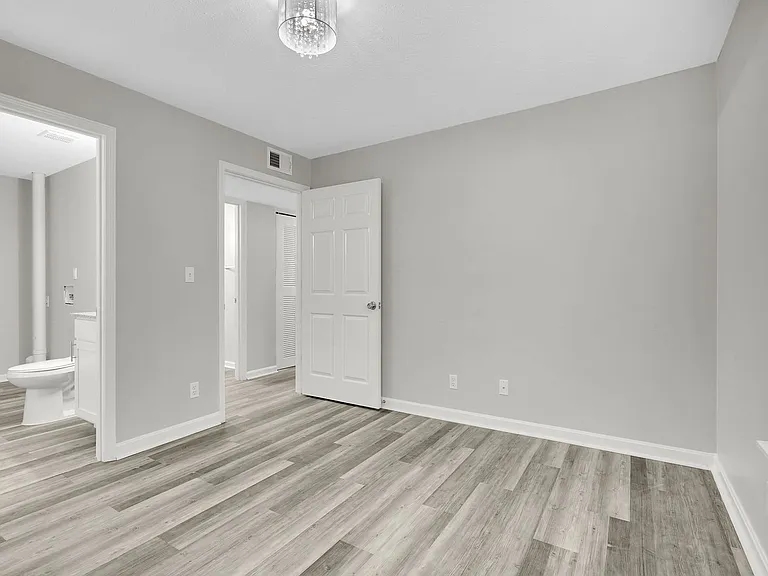 St. Anthony Gardens Apartments — Photo 37