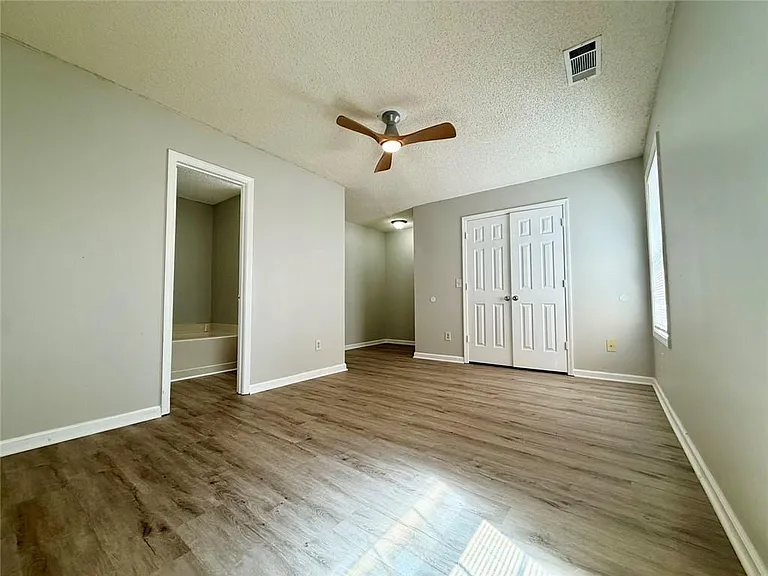 2154 Olmadison Vw — Photo 13