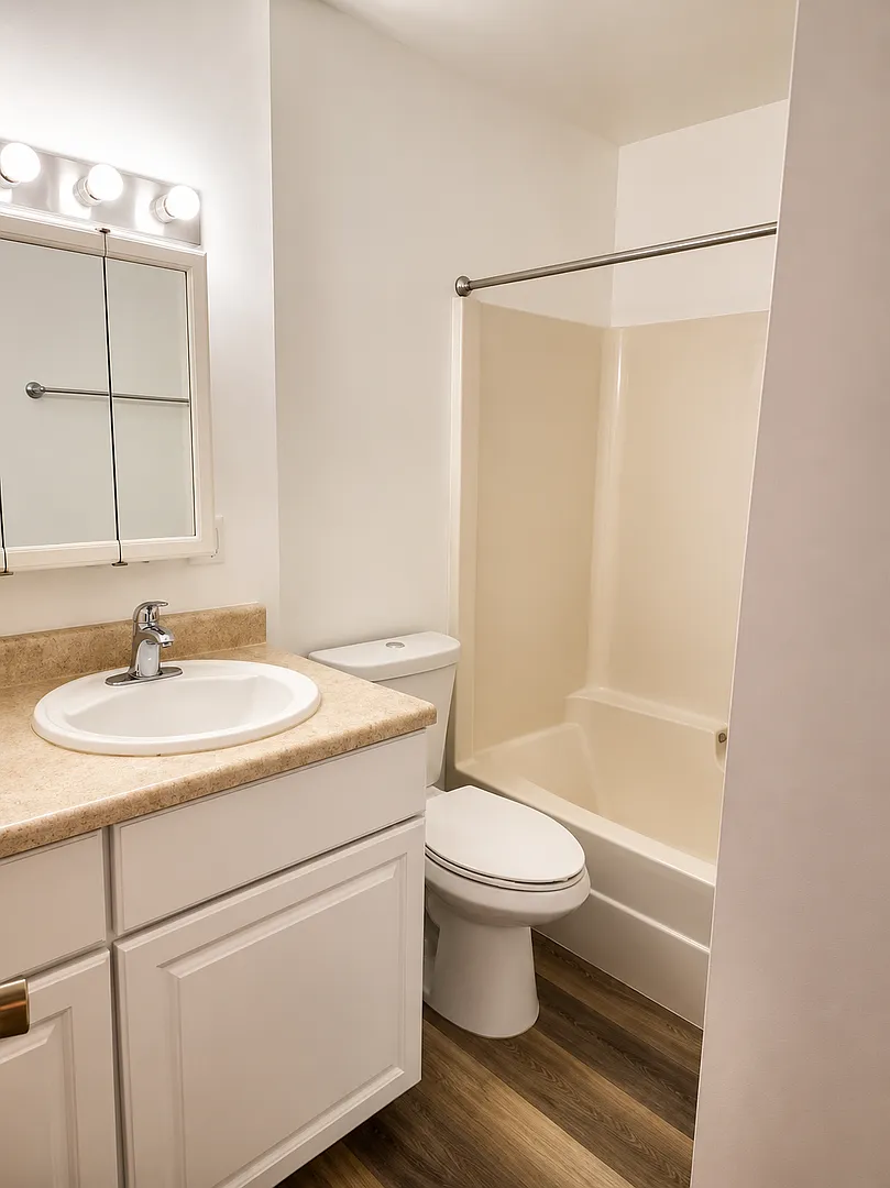 Spacious Home in Prime Location at Fairbanks - 604 2nd St. Fairbanks — Photo 3