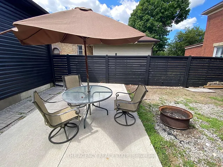 870 Queens Ave — Photo 12