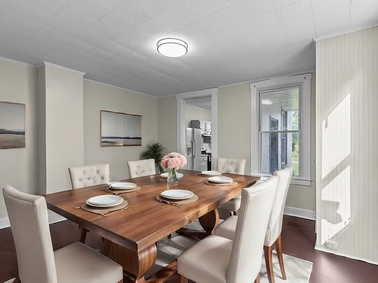 6204 Vermont Ave — Photo 3
